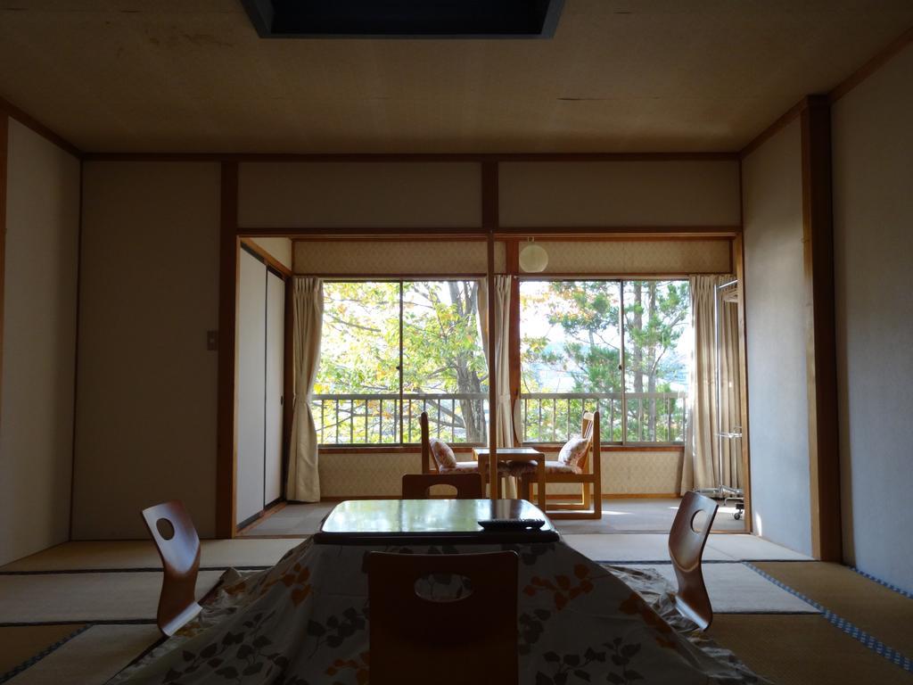 Oomukou Ryokan Hakuba Bilik gambar